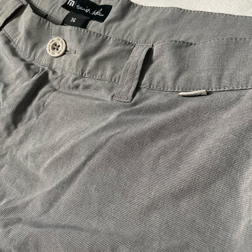 Travis Matthew Mens Gray Active Golf Shorts Size 36 - Picture 3 of 4
